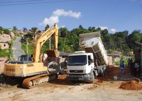 Prefeitura executa obras de infraestrutura no bairro Jesus me Deu